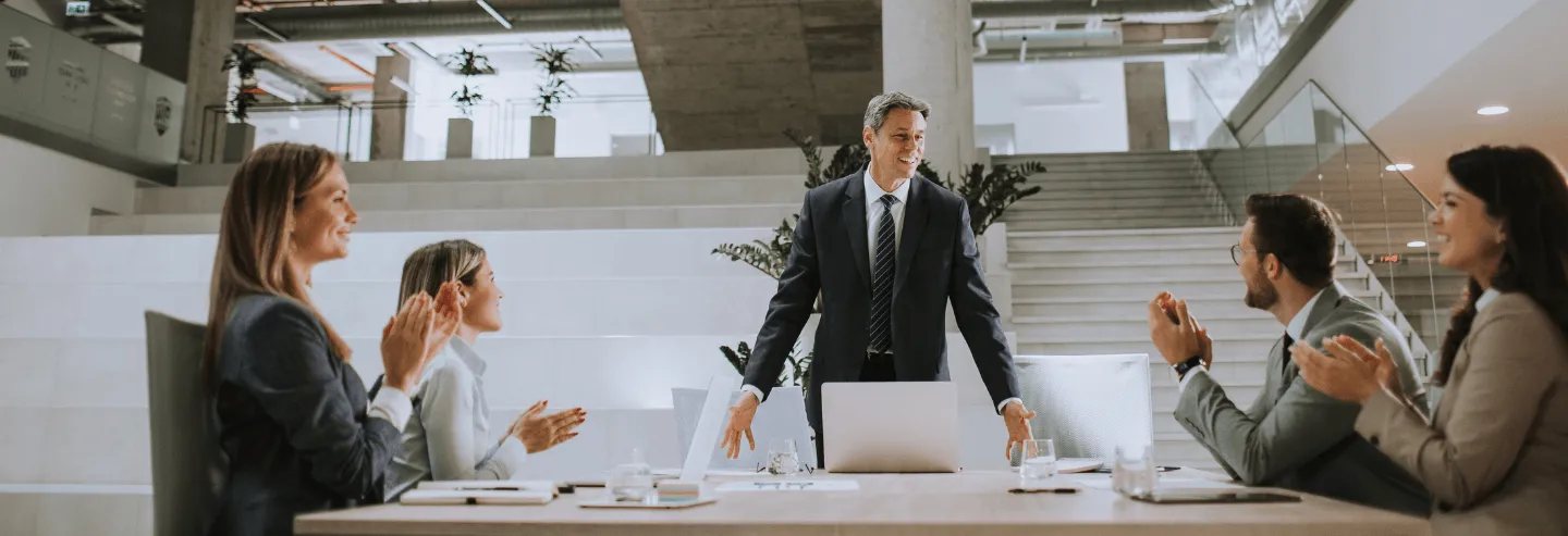 De 'lead' a 'reunión agendada' sin intervención humana: diseñando flujos de IA que venden 24/7